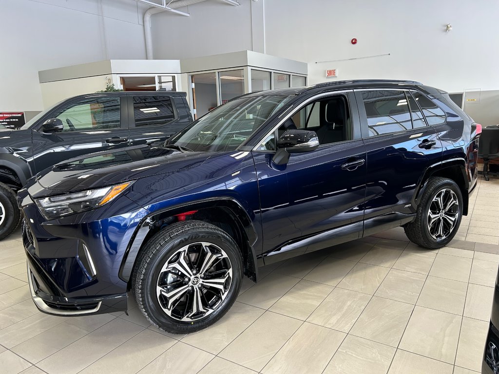 2025 Toyota RAV4 PLUG-IN HYBRID XSE in Charlemagne, Quebec - 2 - w1024h768px