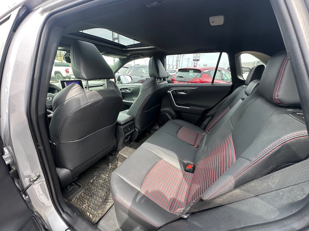 Toyota RAV4 Prime XSE 2024 à Charlemagne, Québec - 8 - w1024h768px