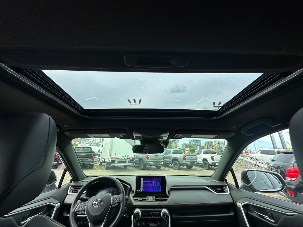 Toyota RAV4 Prime XSE 2024 à Charlemagne, Québec - 10 - w1024h768px