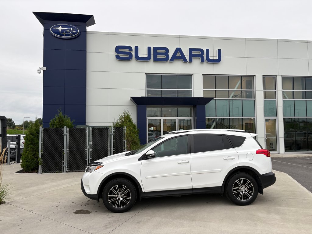 2015 Toyota RAV4 XLE,AWD,CAMÉRA DE RECUL,BANC CHAUFFANT in Saint-Jérôme, Quebec - 3 - w1024h768px