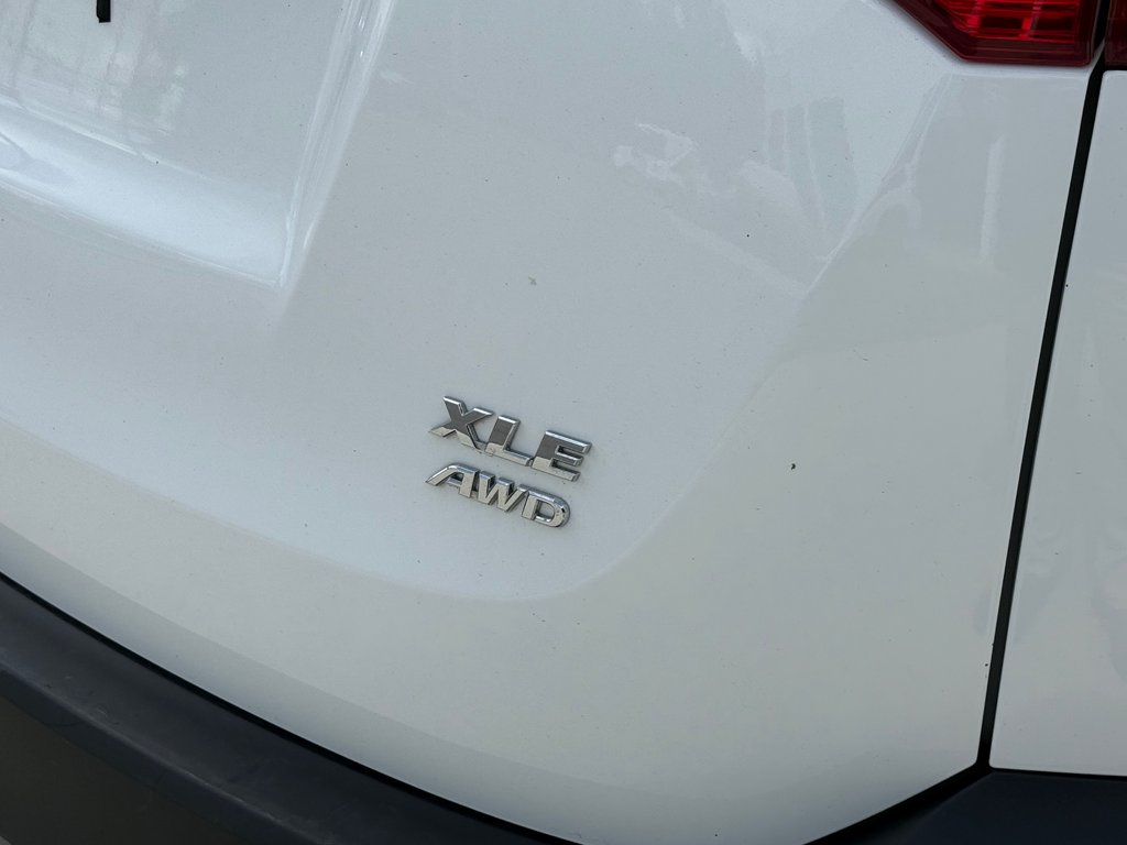 Toyota RAV4 XLE,AWD,CAMÉRA DE RECUL,BANC CHAUFFANT 2015 à Saint-Jérôme, Québec - 12 - w1024h768px