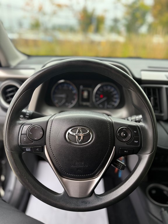 2018 Toyota RAV4 LE,CAMÉRA DE RECUL,BANC CHAUFFANT in Saint-Jérôme, Quebec - 19 - w1024h768px