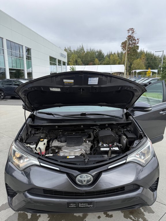 2018 Toyota RAV4 LE,CAMÉRA DE RECUL,BANC CHAUFFANT in Saint-Jérôme, Quebec - 24 - w1024h768px