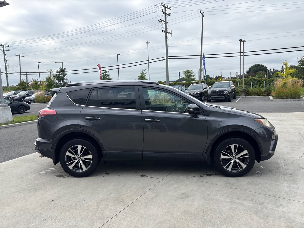 2018 Toyota RAV4 LE, CAMÉRA DE RECUL, BANC CHAUFFANT in Saint-Jérôme, Quebec - 12 - w1024h768px