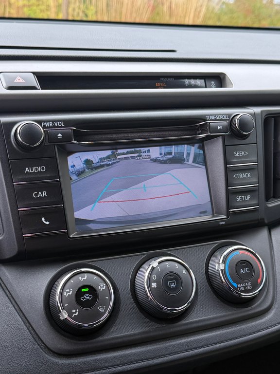 2018 Toyota RAV4 LE,CAMÉRA DE RECUL,BANC CHAUFFANT in Saint-Jérôme, Quebec - 18 - w1024h768px