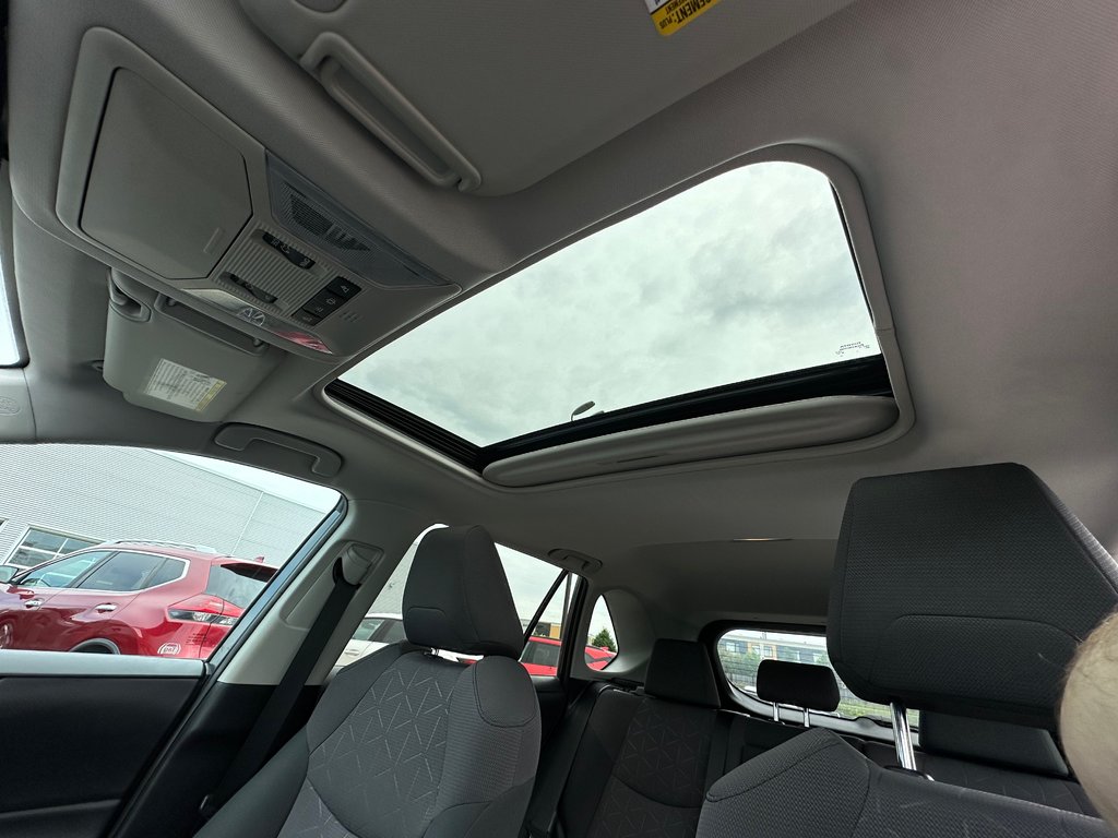 2019 Toyota RAV4 XLE in Charlemagne, Quebec - 12 - w1024h768px