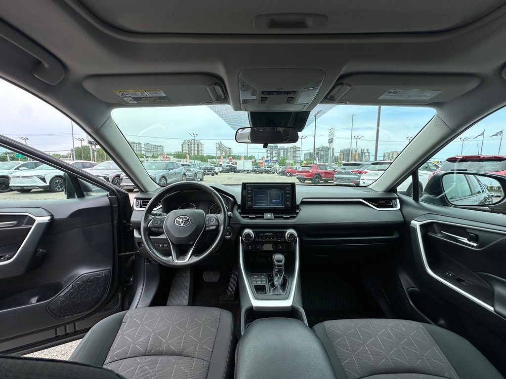 2019 Toyota RAV4 XLE in Charlemagne, Quebec - 8 - w1024h768px