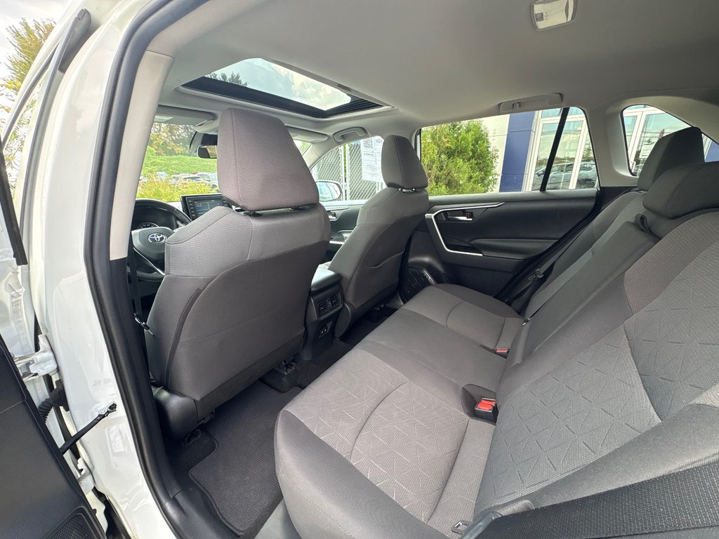 2019 Toyota RAV4 XLE,AWD,CAMÉRA DE RECUL,BANC CHAUFFANT in Saint-Jérôme, Quebec - 9 - w1024h768px