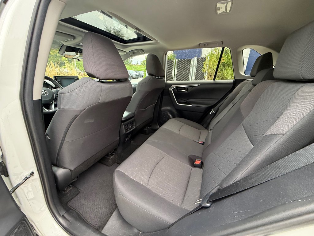 Toyota RAV4 XLE,AWD,CAMÉRA DE RECUL,BANC CHAUFFANT 2019 à Saint-Jérôme, Québec - 10 - w1024h768px