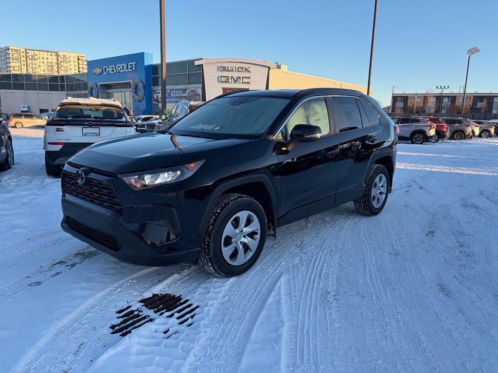 Toyota RAV4 LE 2021 à Charlemagne, Québec - 1 - w1024h768px
