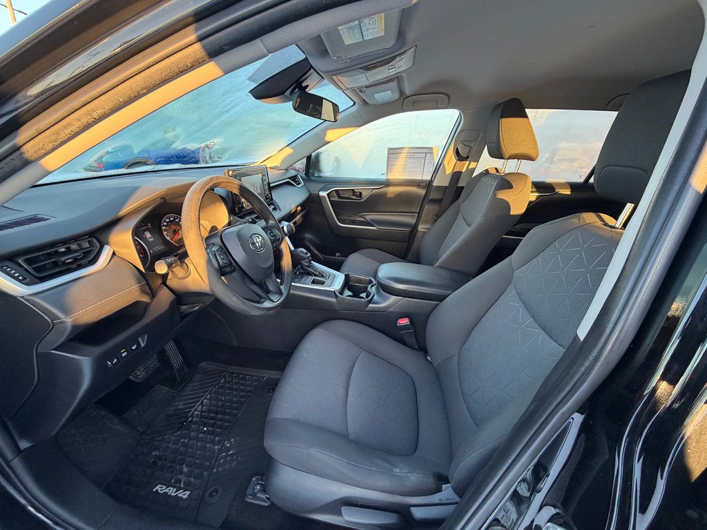 Toyota RAV4 LE 2021 à Charlemagne, Québec - 7 - w1024h768px