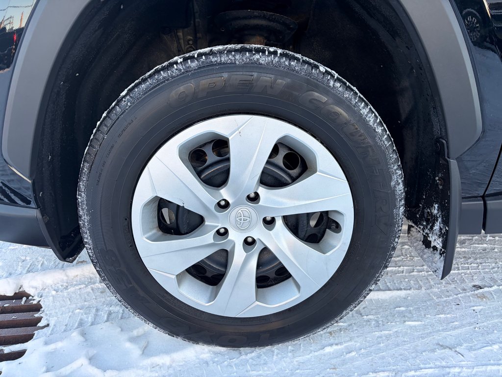 Toyota RAV4 LE 2021 à Charlemagne, Québec - 6 - w1024h768px