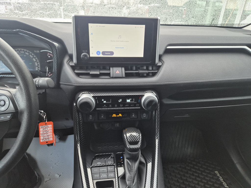Toyota RAV4 LE AWD 2023 à Charlemagne, Québec - 8 - w1024h768px