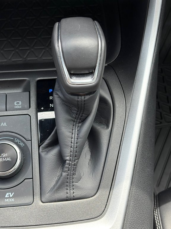 2024 Toyota RAV4 HYBRID XLE PREMIUM, BANC CHAUFFANT,CAMÉRA DE RECUL in Charlemagne, Quebec - 16 - w1024h768px