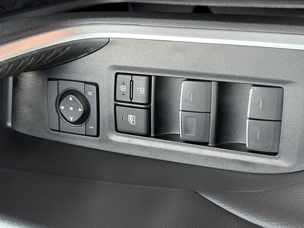 2024 Toyota RAV4 HYBRID XLE PREMIUM, BANC CHAUFFANT,CAMÉRA DE RECUL in Charlemagne, Quebec - 24 - w1024h768px