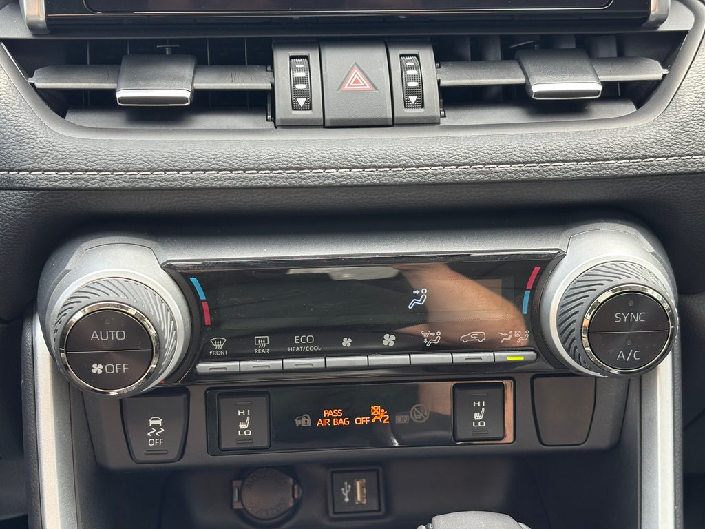 2024 Toyota RAV4 HYBRID XLE PREMIUM, BANC CHAUFFANT,CAMÉRA DE RECUL in Charlemagne, Quebec - 18 - w1024h768px