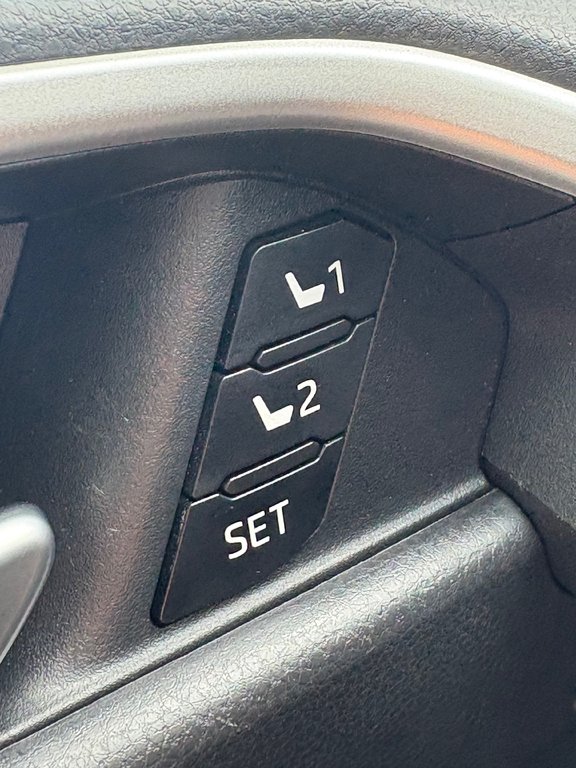 2024 Toyota RAV4 HYBRID XLE PREMIUM, BANC CHAUFFANT,CAMÉRA DE RECUL in Charlemagne, Quebec - 25 - w1024h768px