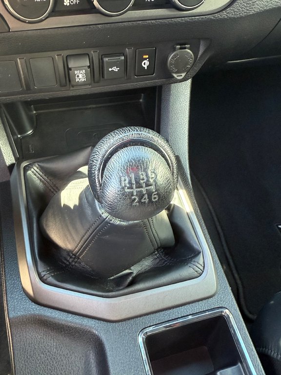 2023 Toyota Tacoma TRD SPORT PREMIUM,BANC CHAUFFANT,TOIT OUVRANT,CUIR in Charlemagne, Quebec - 16 - w1024h768px