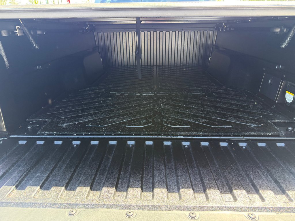 Toyota Tacoma SR5,4X4,SUSPENSION TRD,CAMÉRA DE RECUL 2023 à Charlemagne, Québec - 11 - w1024h768px