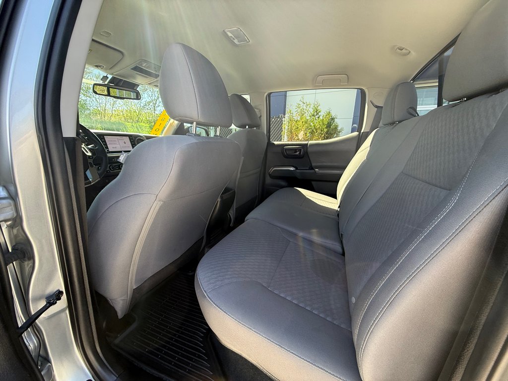 Toyota Tacoma SR5,4X4,SUSPENSION TRD,CAMÉRA DE RECUL 2023 à Charlemagne, Québec - 9 - w1024h768px