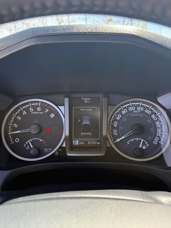Toyota Tacoma SR5,4X4,SUSPENSION TRD,CAMÉRA DE RECUL 2023 à Charlemagne, Québec - 28 - w1024h768px