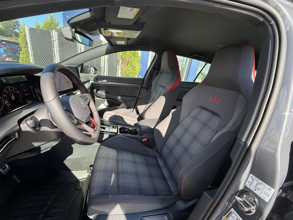 Volkswagen Golf GTI GTI, CAMÉRA DE RECUL,BANC CHAUFFANT 2026 à Saint-Jérôme, Québec - 5 - w1024h768px