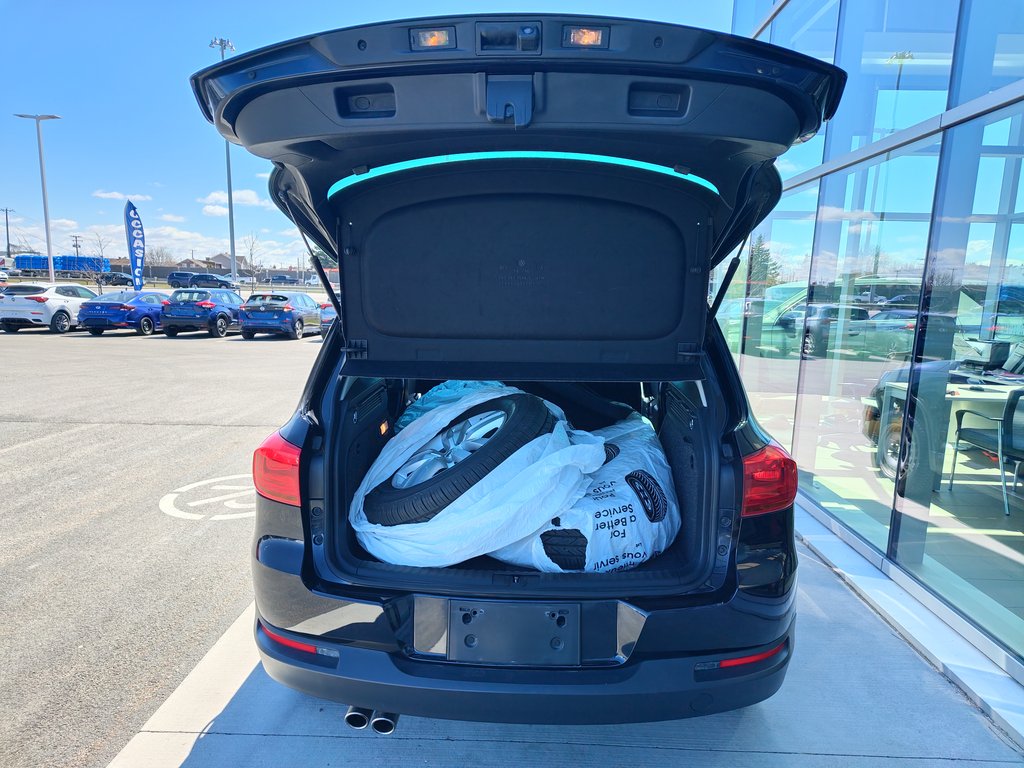 Volkswagen Tiguan Trendline 2017 à Charlemagne, Québec - 9 - w1024h768px