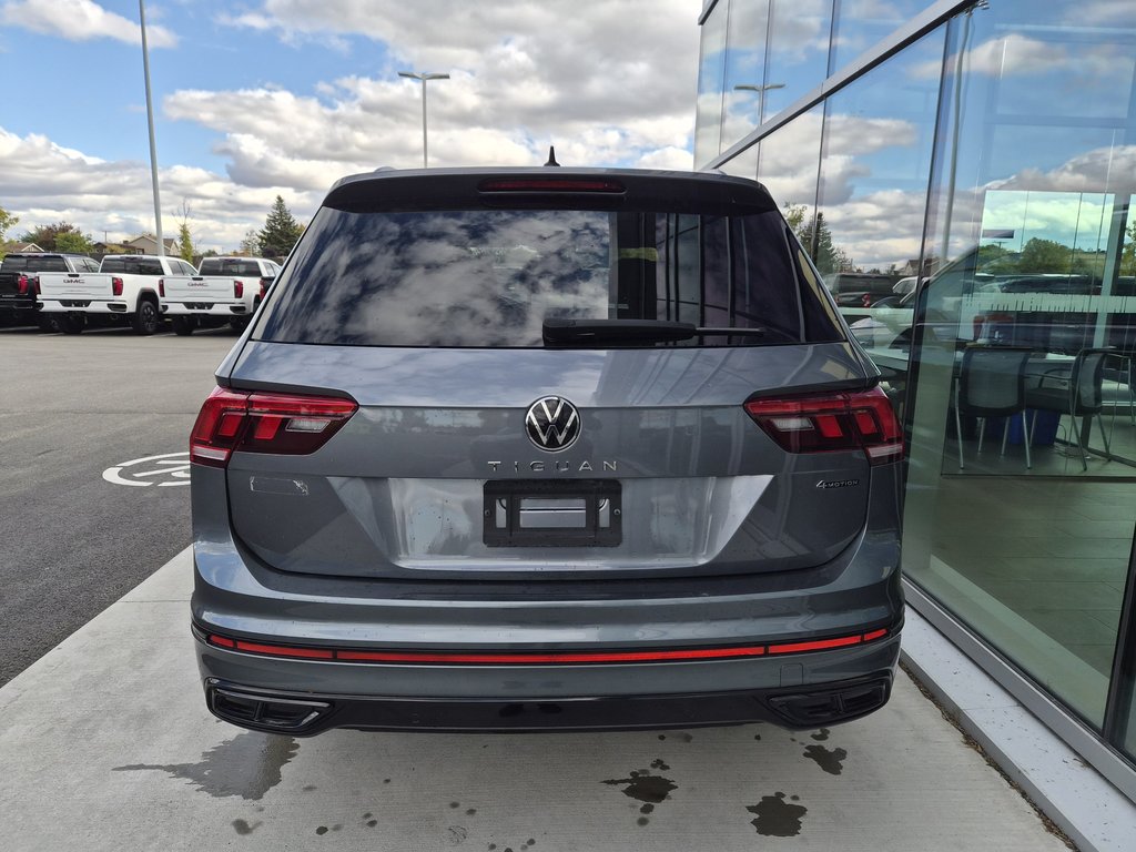 2022 Volkswagen Tiguan Comfortline R-Line Black Edition in Charlemagne, Quebec - 6 - w1024h768px