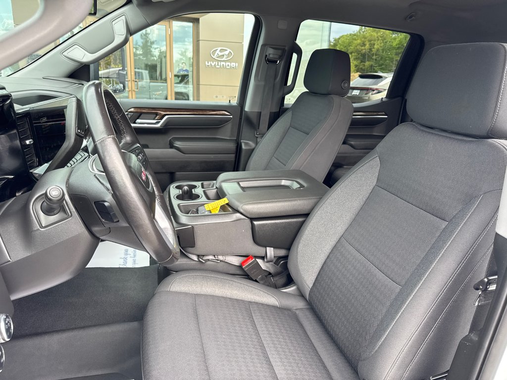 2022 GMC Sierra 1500 Elevation in Miramichi, New Brunswick - 10 - w1024h768px