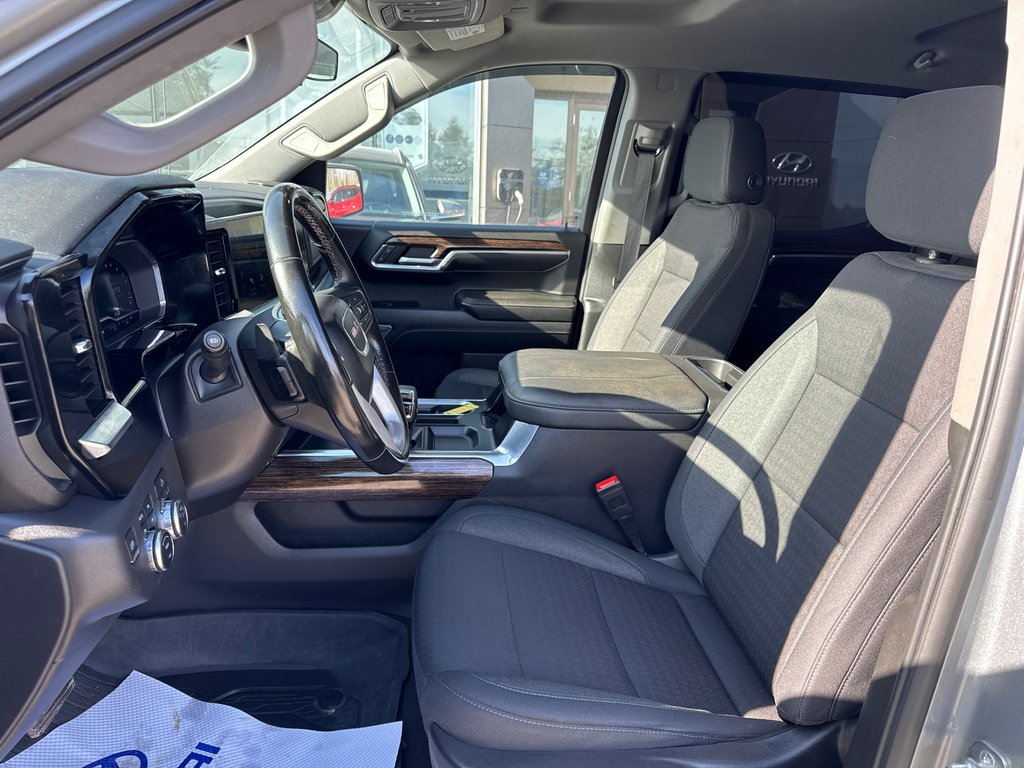 2024 GMC Sierra 1500 Elevation in Miramichi, New Brunswick - 11 - w1024h768px