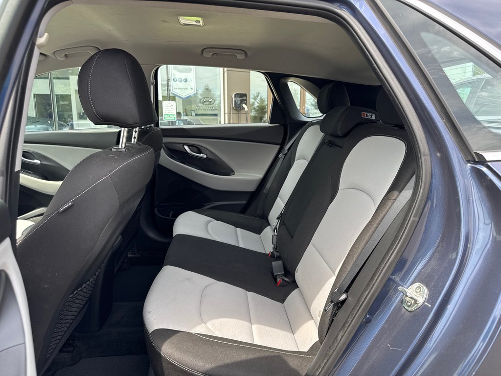 2018 Hyundai Elantra GT GL in Miramichi, New Brunswick - 12 - w1024h768px