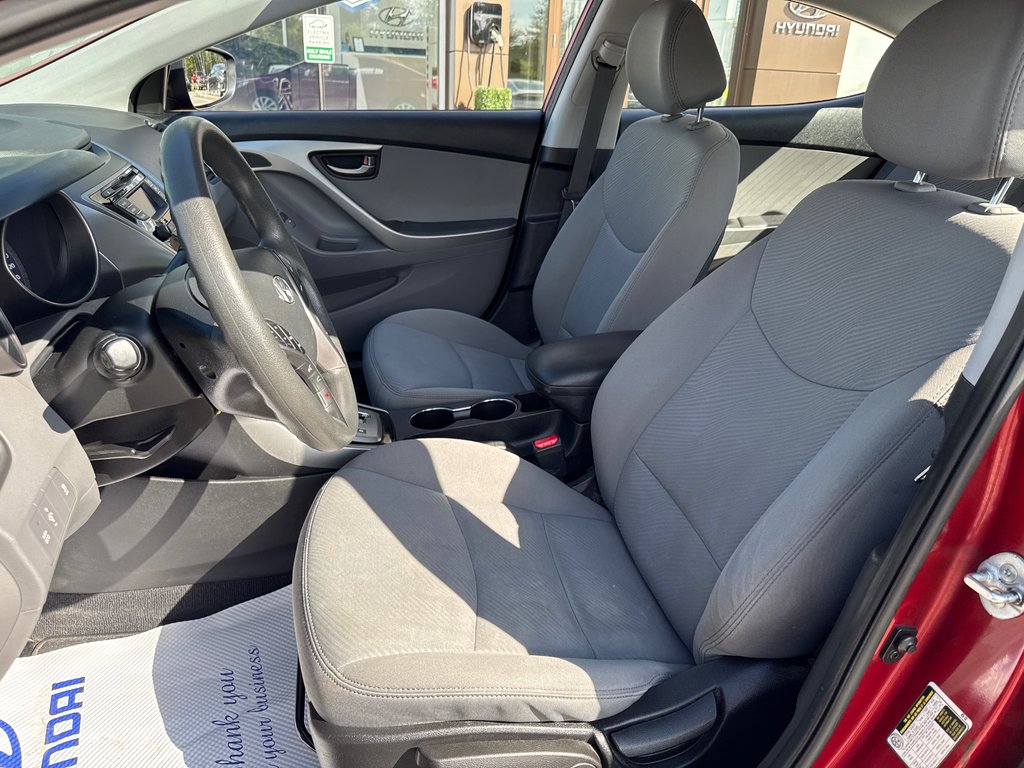 2013 Hyundai Elantra GL in Miramichi, New Brunswick - 7 - w1024h768px