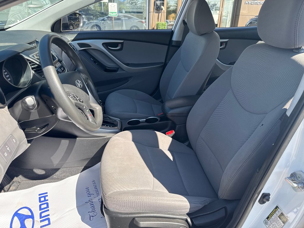 2014 Hyundai Elantra GL in Miramichi, New Brunswick - 7 - w1024h768px