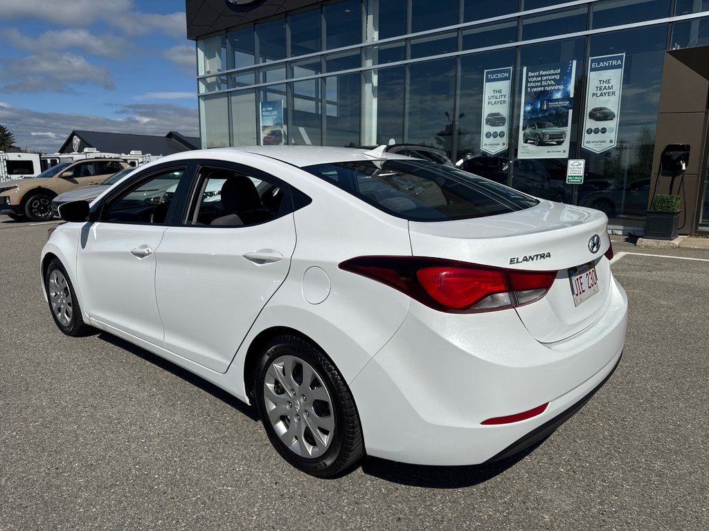 2014 Hyundai Elantra GL in Miramichi, New Brunswick - 2 - w1024h768px