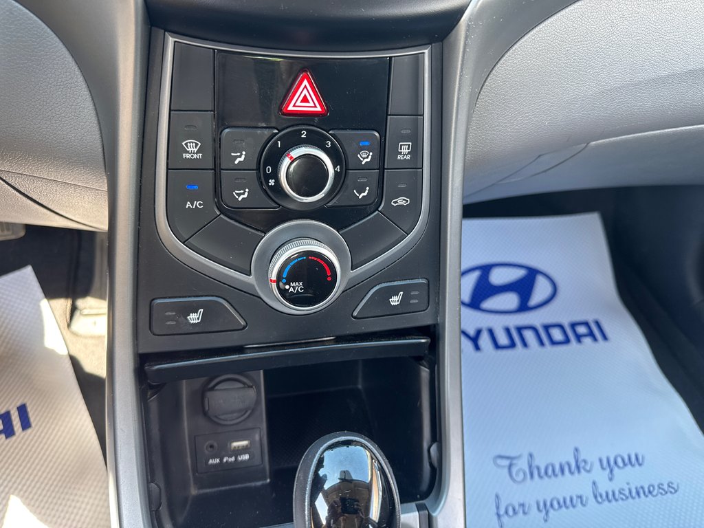 2014 Hyundai Elantra GL in Miramichi, New Brunswick - 6 - w1024h768px