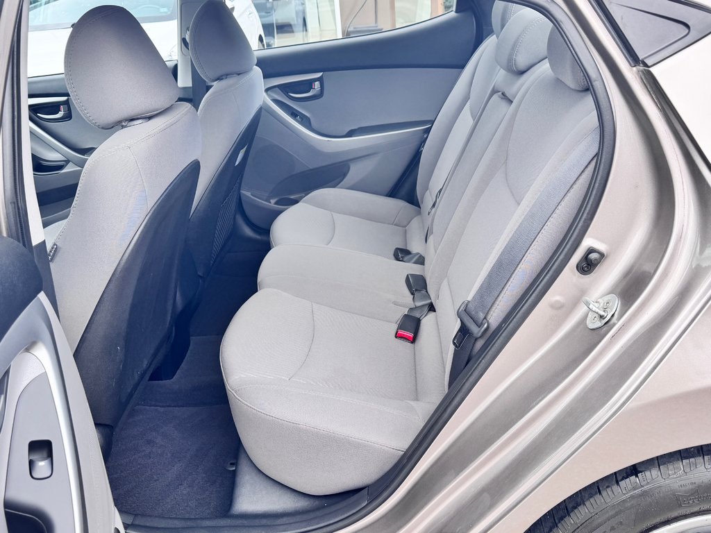 Hyundai Elantra L+ 2016 à Miramichi, Nouveau-Brunswick - 8 - w1024h768px