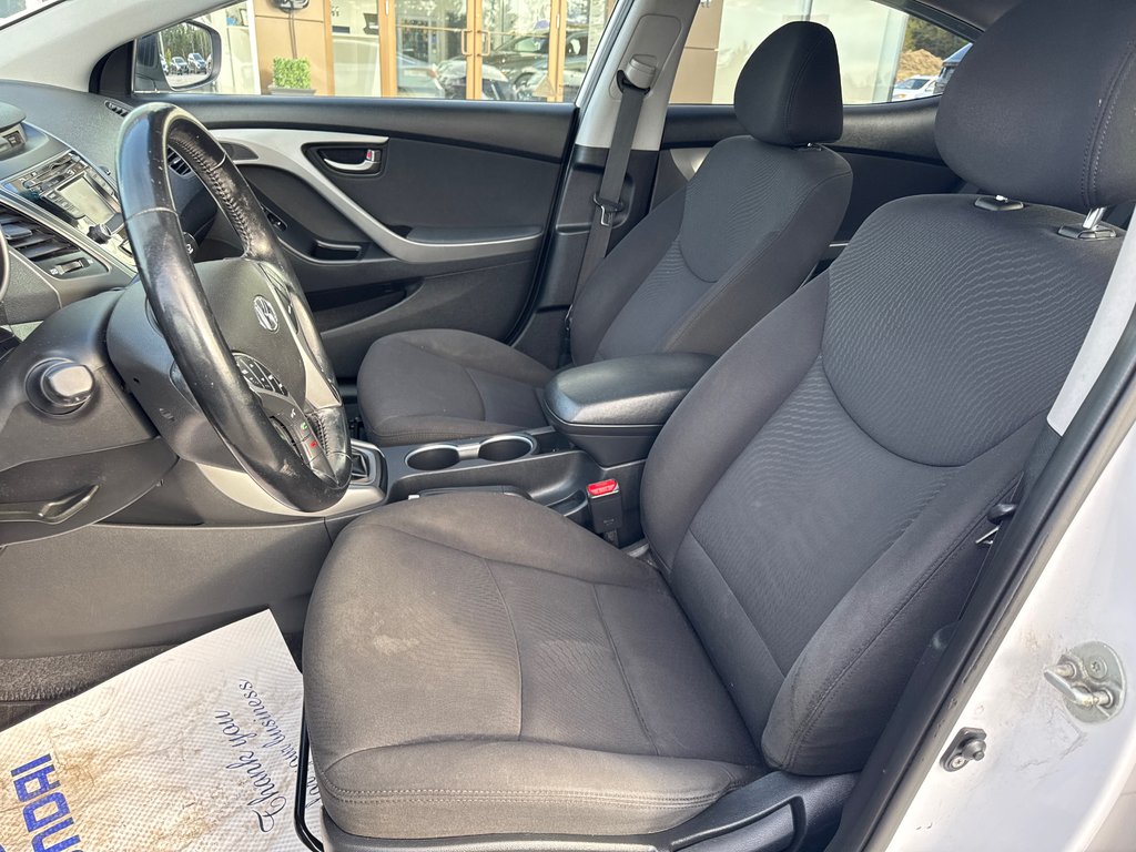 2016 Hyundai Elantra GLS in Miramichi, New Brunswick - 9 - w1024h768px