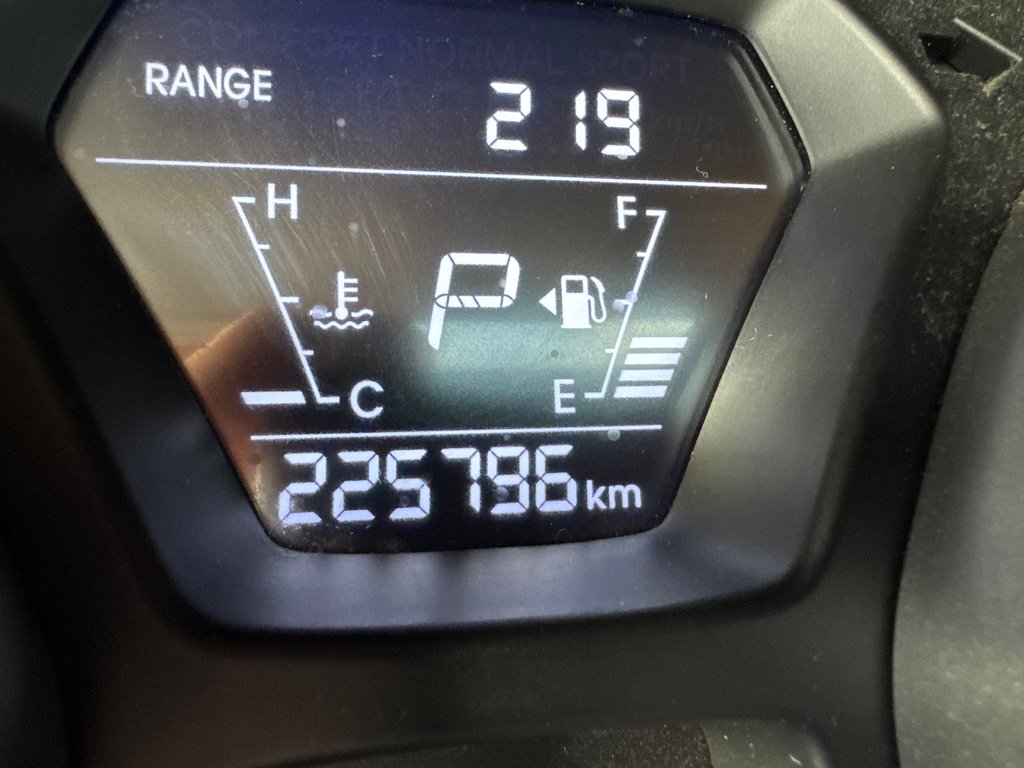 2016 Hyundai Elantra GLS in Miramichi, New Brunswick - 3 - w1024h768px