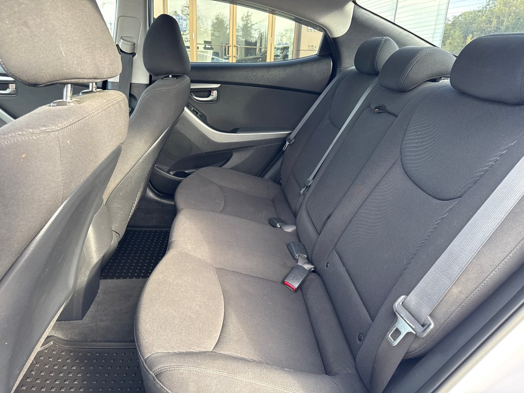 2016 Hyundai Elantra GLS in Miramichi, New Brunswick - 10 - w1024h768px