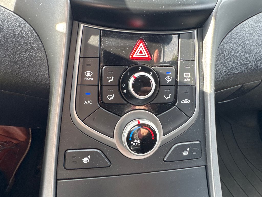 2016 Hyundai Elantra GLS in Miramichi, New Brunswick - 7 - w1024h768px