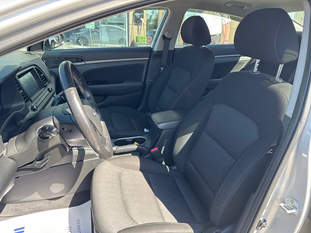 2017 Hyundai Elantra GL in Miramichi, New Brunswick - 9 - w1024h768px