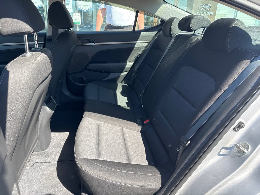 2017 Hyundai Elantra GL in Miramichi, New Brunswick - 10 - w1024h768px