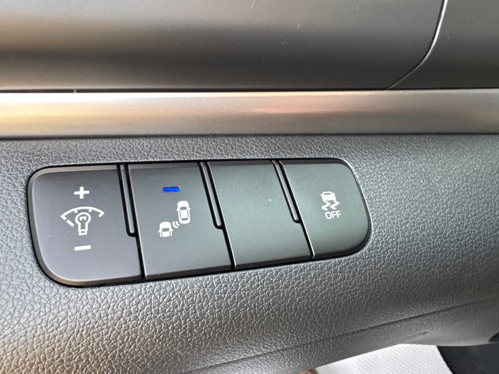 2020 Hyundai Elantra Preferred in Miramichi, New Brunswick - 9 - w1024h768px