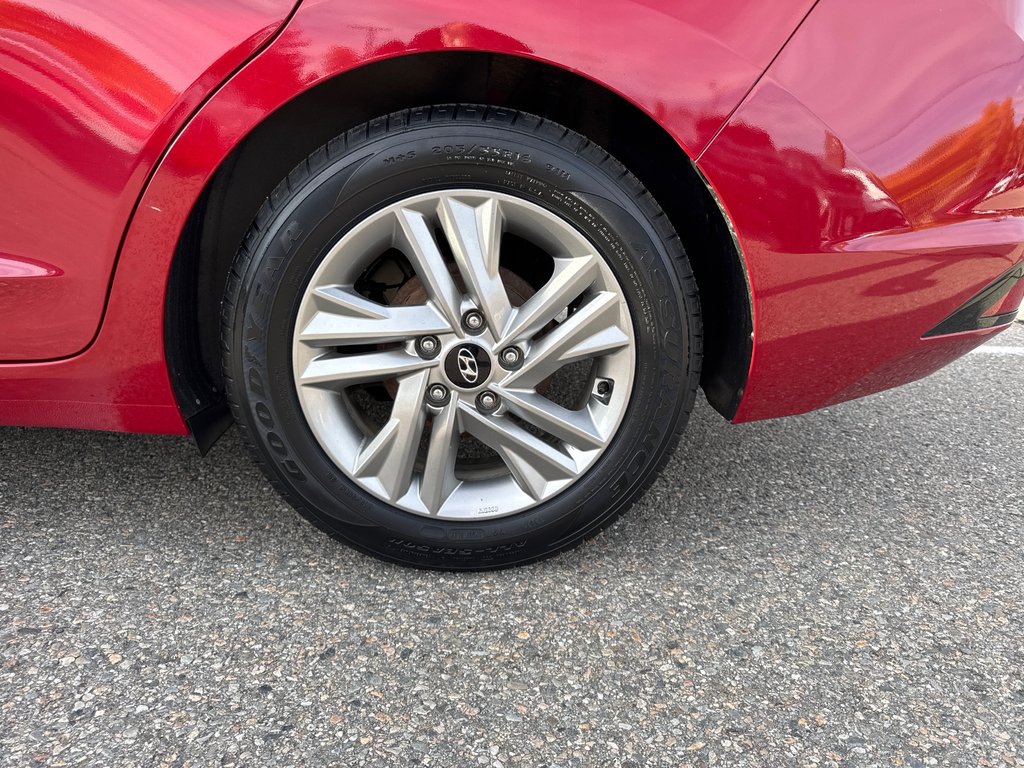 2020 Hyundai Elantra Preferred in Miramichi, New Brunswick - 14 - w1024h768px