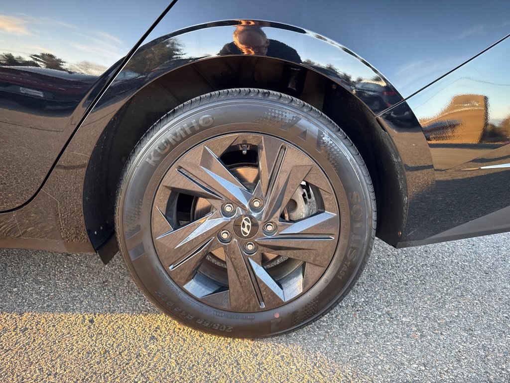 2021 Hyundai Elantra Preferred in Miramichi, New Brunswick - 15 - w1024h768px