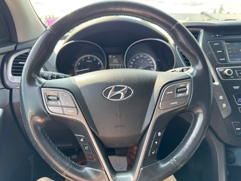 2017 Hyundai Santa Fe XL Premium in Miramichi, New Brunswick - 4 - w1024h768px