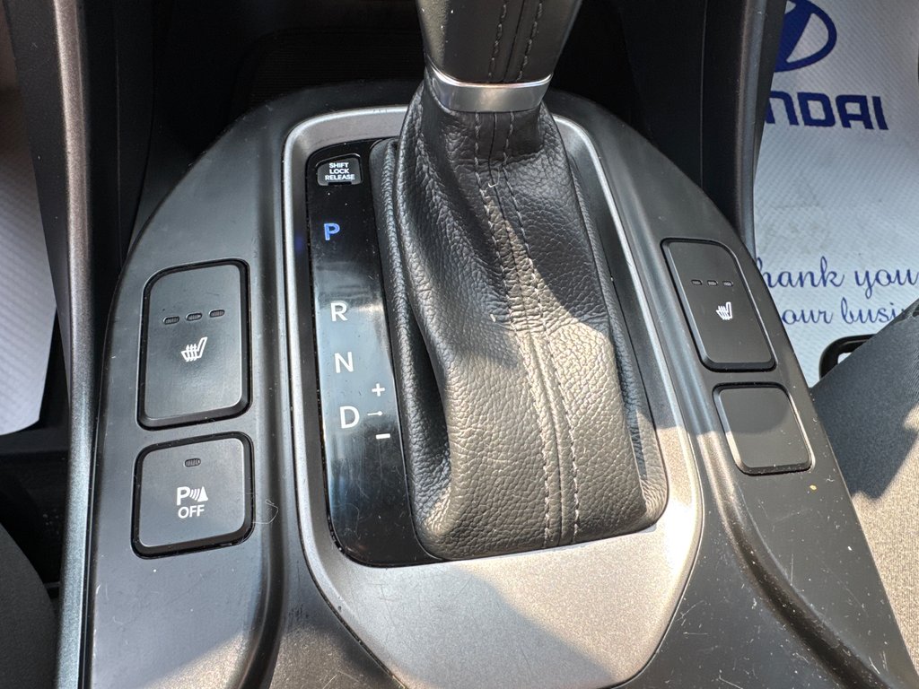 2017 Hyundai Santa Fe XL Premium in Miramichi, New Brunswick - 8 - w1024h768px
