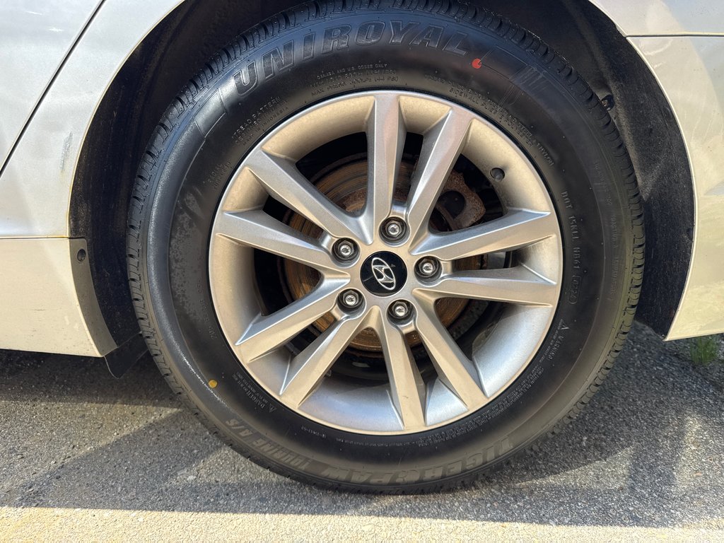 Hyundai Sonata 2.4L GL 2015 à Miramichi, Nouveau-Brunswick - 12 - w1024h768px
