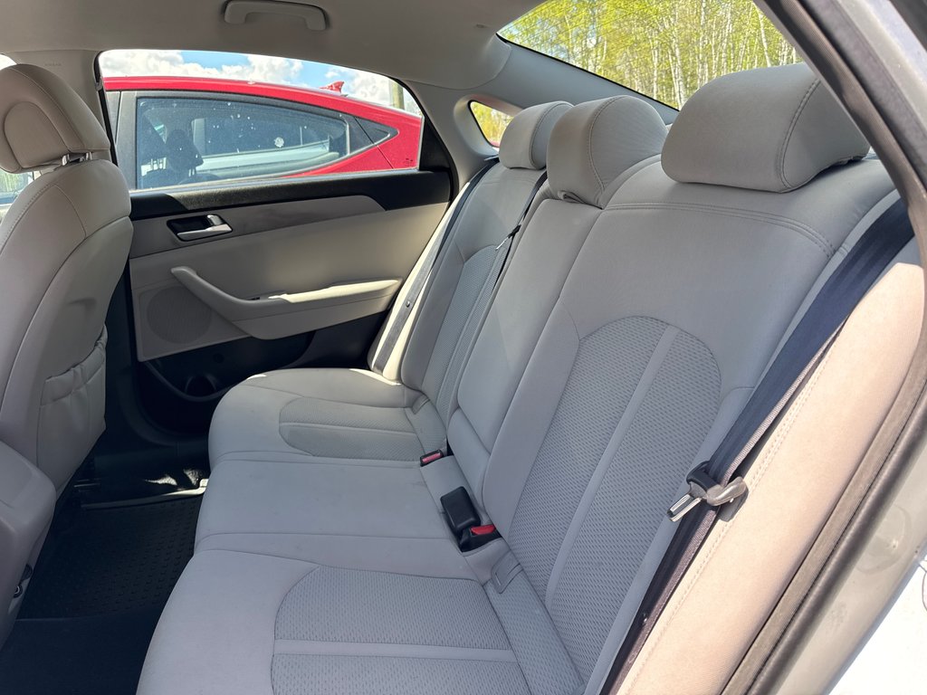 Hyundai Sonata 2.4L GL 2015 à Miramichi, Nouveau-Brunswick - 9 - w1024h768px