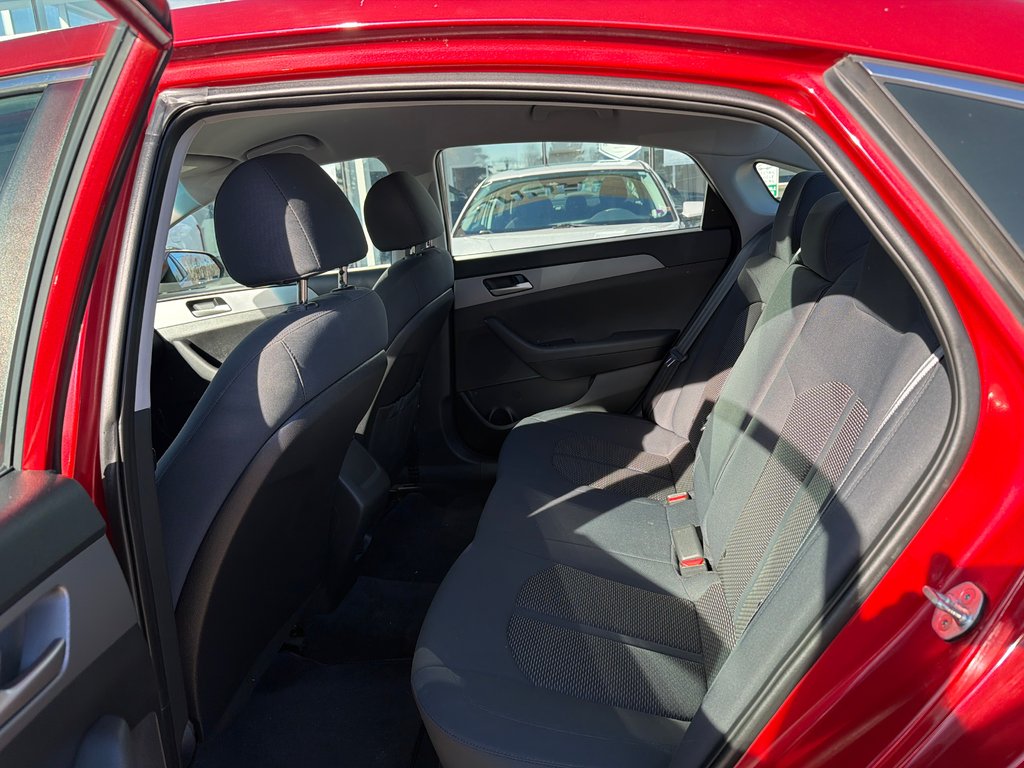 2018 Hyundai Sonata GL in Miramichi, New Brunswick - 8 - w1024h768px